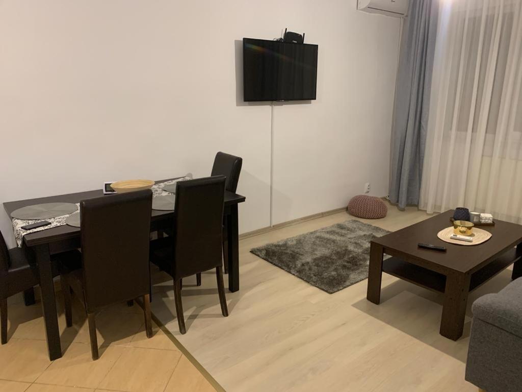 Confort Apartment Mediaş Exterior foto